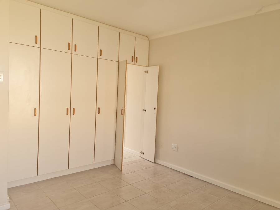 To Let 2 Bedroom Property for Rent in Wavecrest Eastern Cape